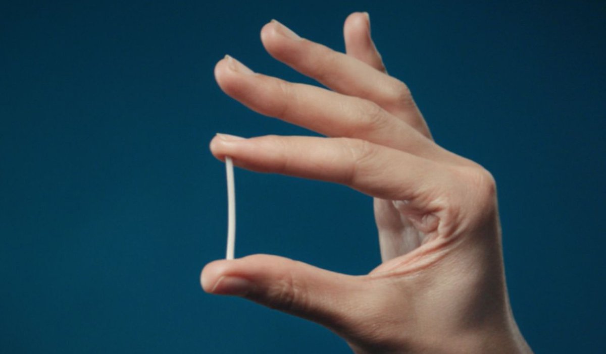 Cấy que tránh thai