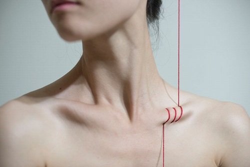 Nổi u cục cứng gần xương quai xanh