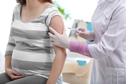 Có nên tiêm thuốc trợ phổi thai nhi khi mang thai không?