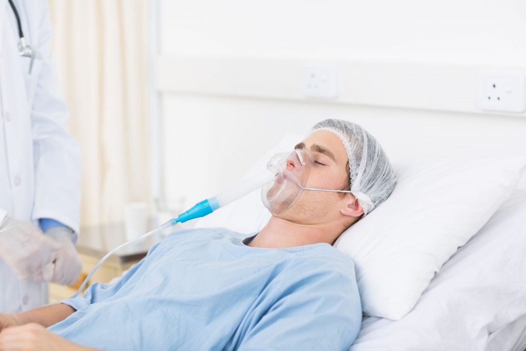 tho-oxy-qua-mat-na-trong-hoi-suc-cap-cuu-1