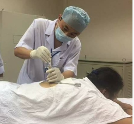 Sinh thiết xuyên thành ngực