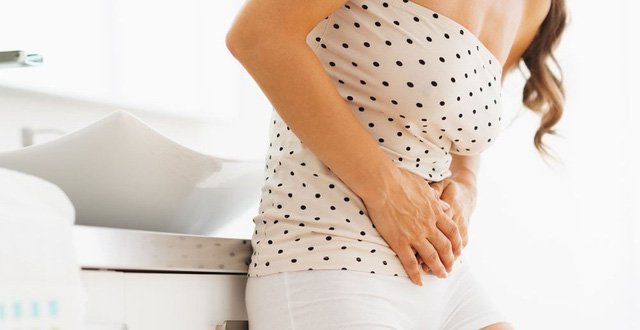 Đau bụng dưới là dấu hiệu của mang thai ngoài tử cung